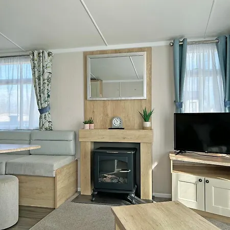 40 Beech Grove * Пикеринг